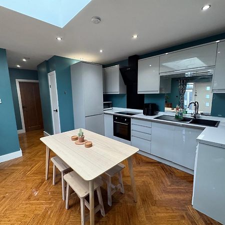 Streatham House - 2 Bedroom - Sleeps 6 - Free Wifi Streatham Vale Zewnętrze zdjęcie